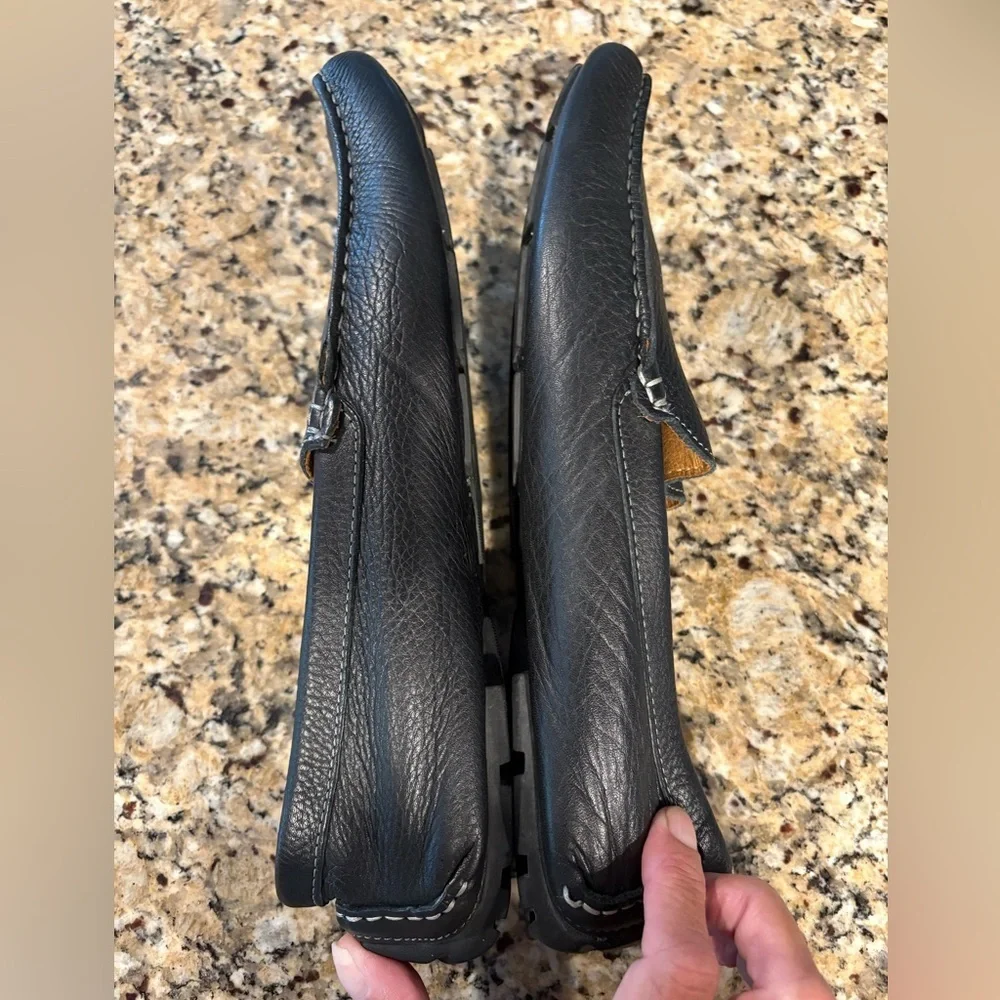 ▪️1901 Leather Slip On Loafers